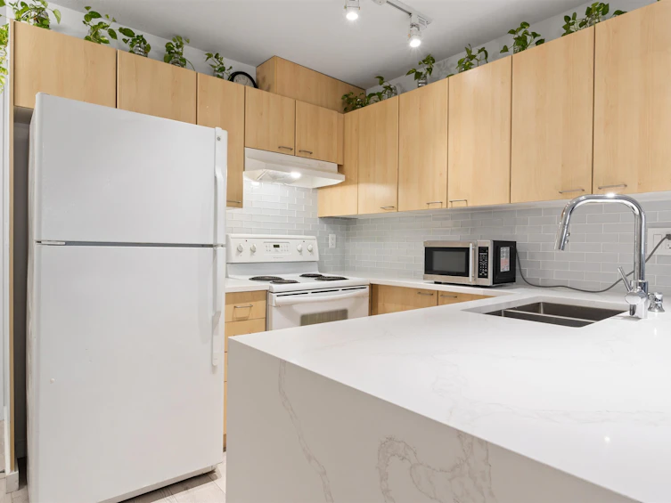 301-12083 92a Avenue, Surrey, BC, V3V 8C8 - 14