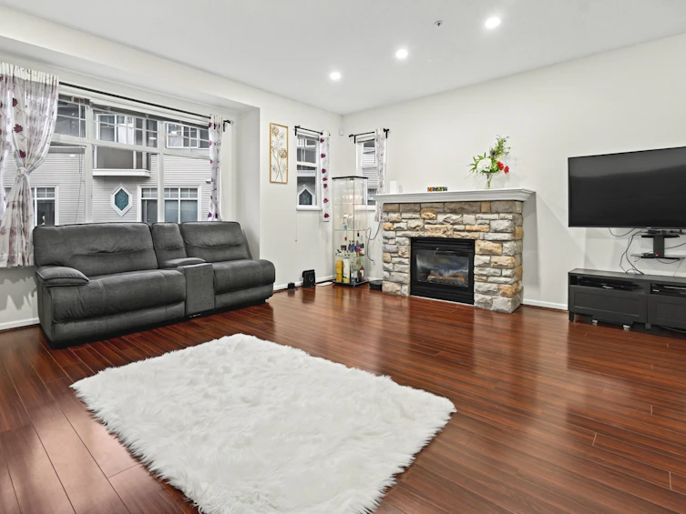 57-1010 Ewen Avenue, New Westminster, BC, V3M 5C9 - 3