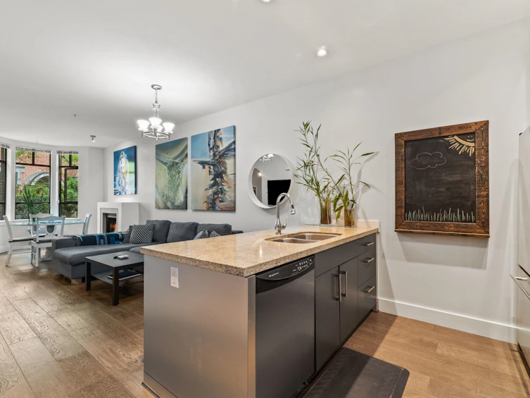 852 W 6th Avenue, Vancouver, BC, V5Z 1A6 - 3