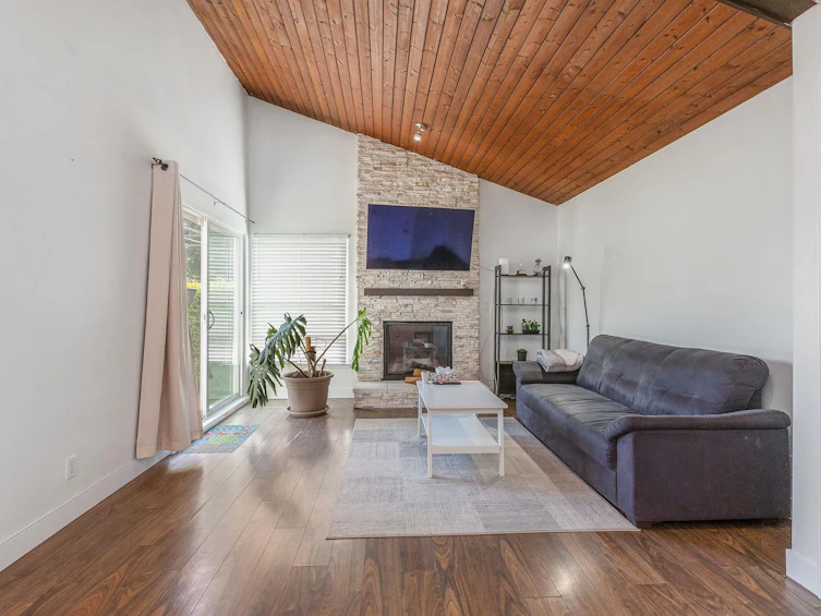 6056 W Greenside Drive, Surrey, BC, V3S 5M8 - 6