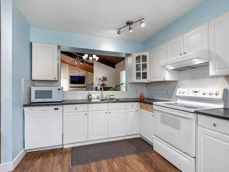 6056 W Greenside Drive, Surrey, BC, V3S 5M8 - 12