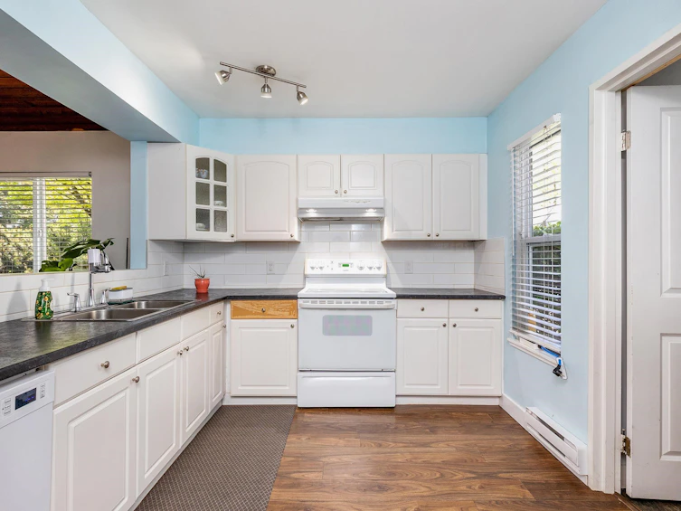 6056 W Greenside Drive, Surrey, BC, V3S 5M8 - 11