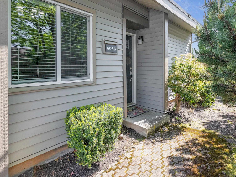 6056 W Greenside Drive, Surrey, BC, V3S 5M8 - 4
