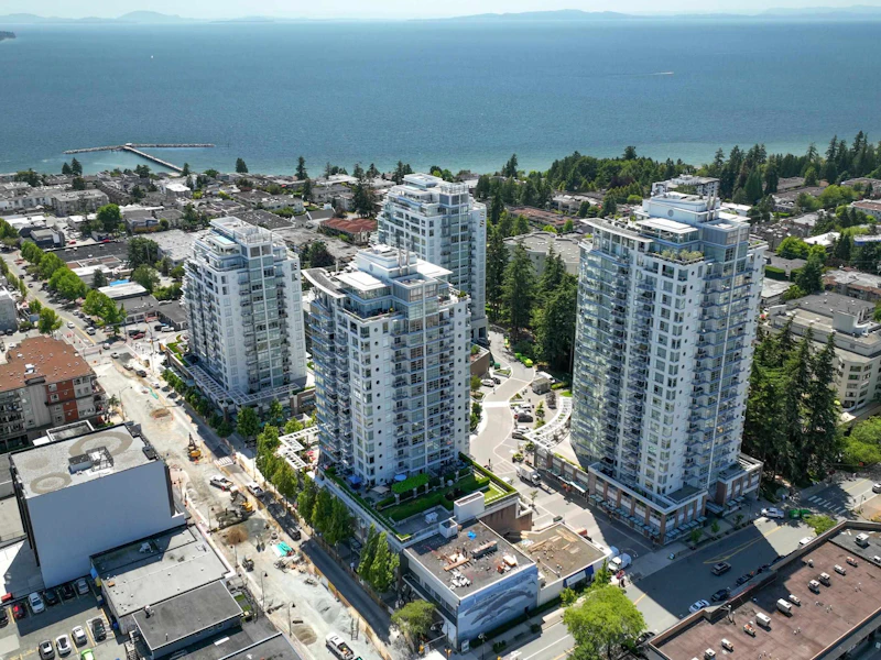 1401 - 15152 Russell Avenue, Surrey BC V4B 0A3