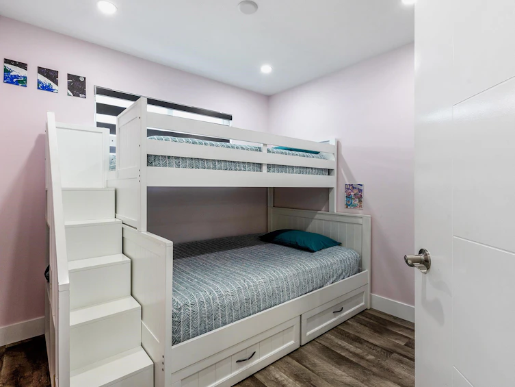 1860 King George Boulevard, Surrey, BC, V4A 5A1 - 16