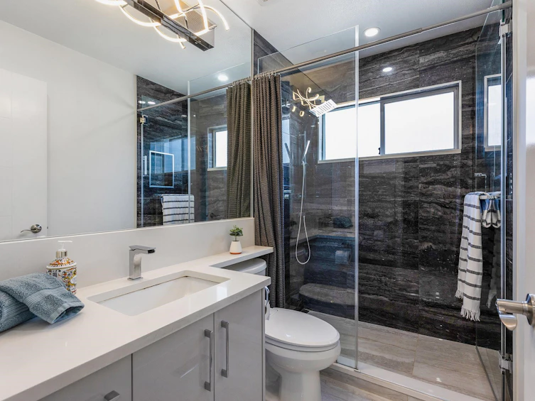 1860 King George Boulevard, Surrey, BC, V4A 5A1 - 17