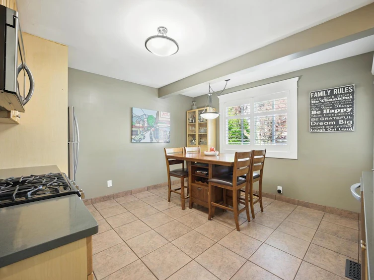217 Sandringham Avenue, New Westminster, BC, V3L 1Z4 - 9