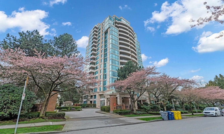 1402-6622 Southoaks Crescent