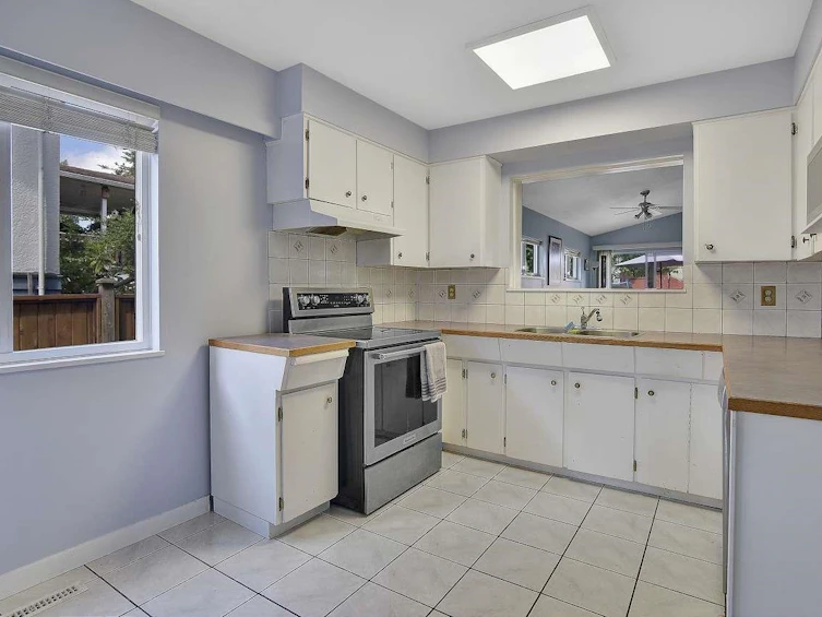 1745 Dorset Avenue, Port Coquitlam, BC, V3B 2A3 - 3