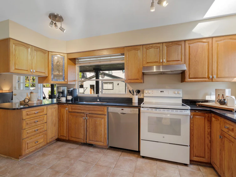 473 Elmer Street, New Westminster, BC, V3L 4M6 - 8