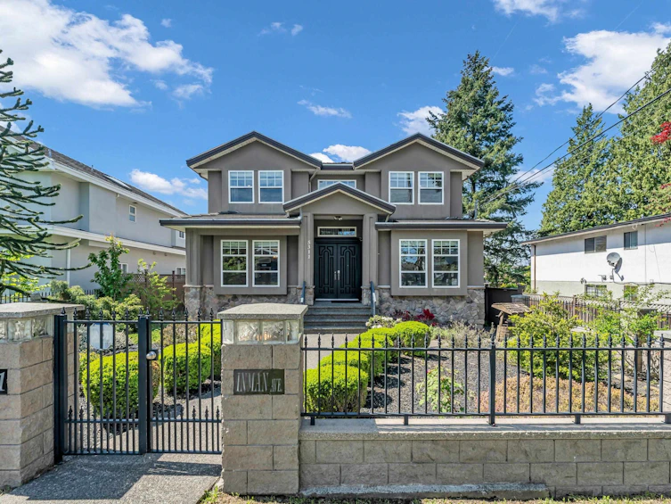 5311 Inman Avenue, Burnaby, BC, V5H 2L5 - 2
