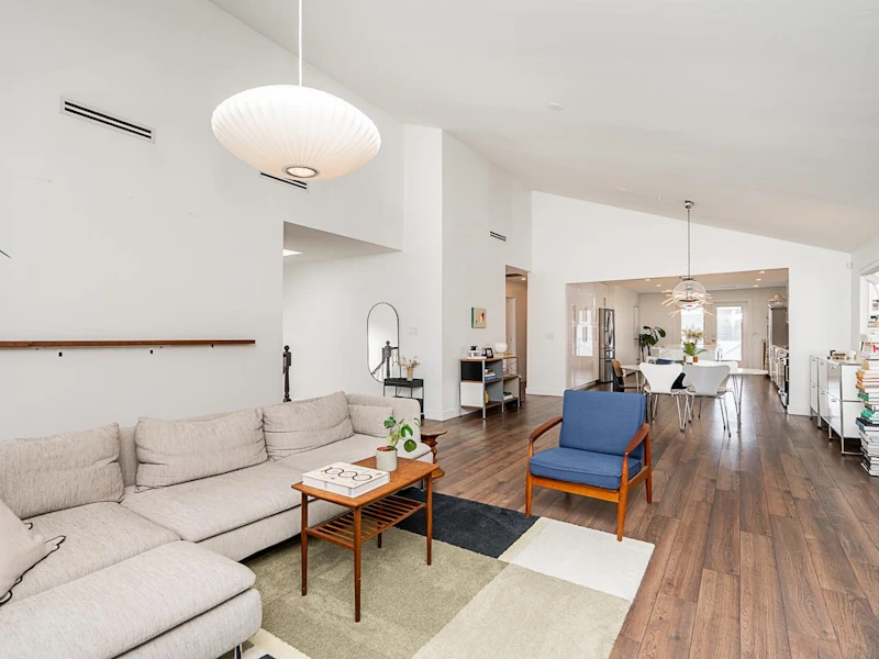 531 E 22nd Street, North Vancouver BC V7L 4P1
