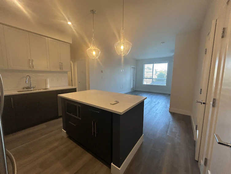 210-32838 Ventura Avenue, Abbotsford, BC, V2S 0M5 - 4