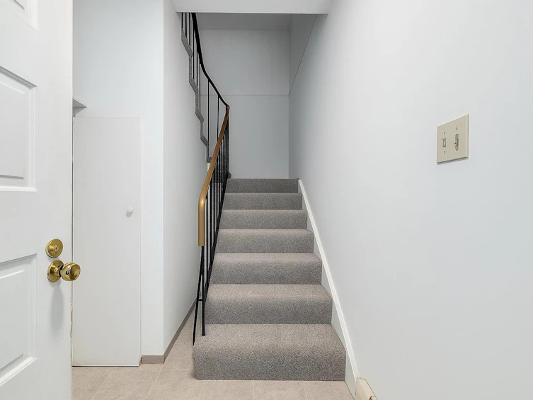 14832 Holly Park Lane, Surrey, BC, V3R 6Y2 - 6