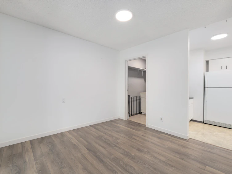 14832 Holly Park Lane, Surrey, BC, V3R 6Y2 - 15