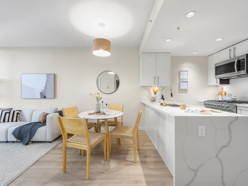 611 - 1708 Columbia Street, Vancouver BC V5Y 0H7