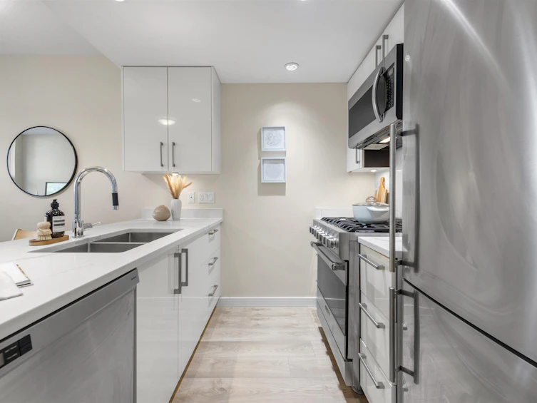 611-1708 Columbia Street, Vancouver, BC, V5Y 0H7 - 3