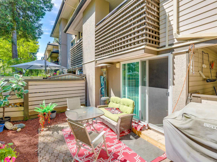 10618 Holly Park Lane, Surrey, BC, V3R 6X9 - 17