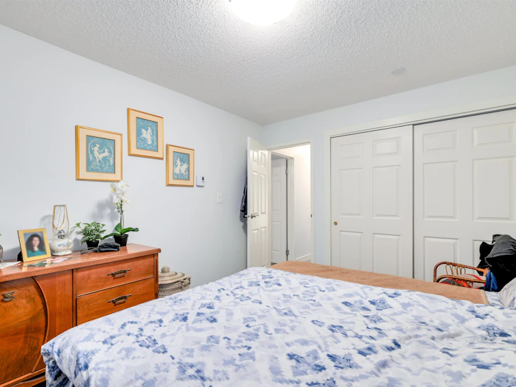 10618 Holly Park Lane, Surrey, BC, V3R 6X9 - 12