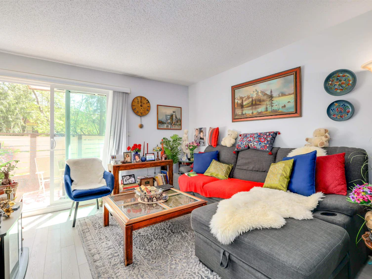 10618 Holly Park Lane, Surrey, BC, V3R 6X9 - 4