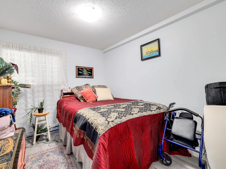 10618 Holly Park Lane, Surrey, BC, V3R 6X9 - 13