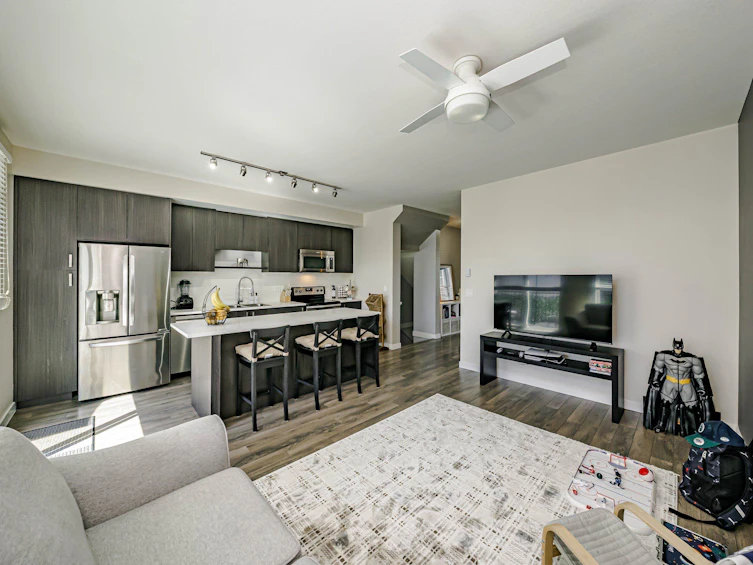 19-15340 Guildford Drive, Surrey, BC, V3R 0C9 - 12