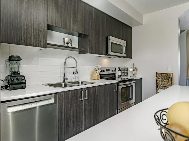 19-15340 Guildford Drive, Surrey, BC, V3R 0C9 - 18