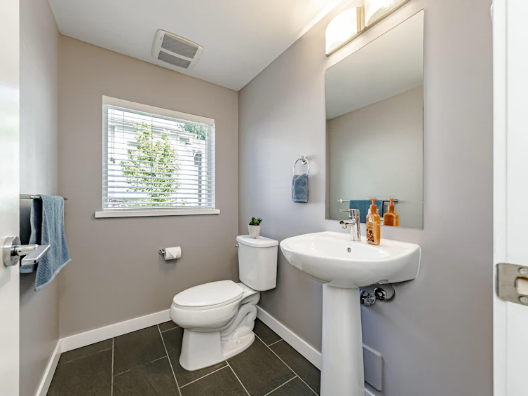 19-15340 Guildford Drive, Surrey, BC, V3R 0C9 - 19