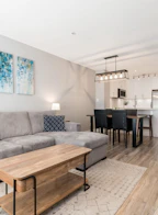 407 675 Park Crescent