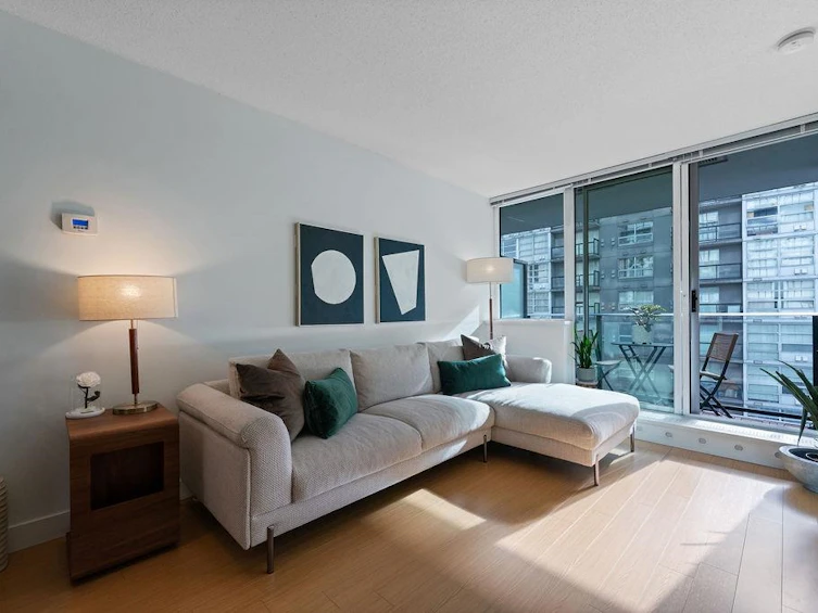 608-1325 Rolston Street, Vancouver, BC, V6B 0M2 - 3