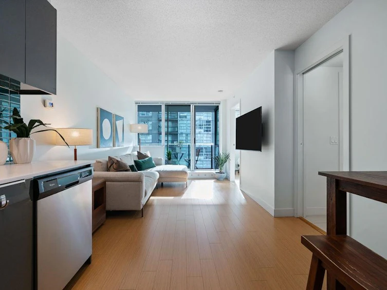 608-1325 Rolston Street, Vancouver, BC, V6B 0M2