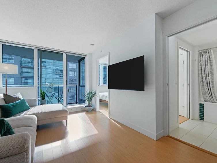 608-1325 Rolston Street, Vancouver, BC, V6B 0M2 - 4