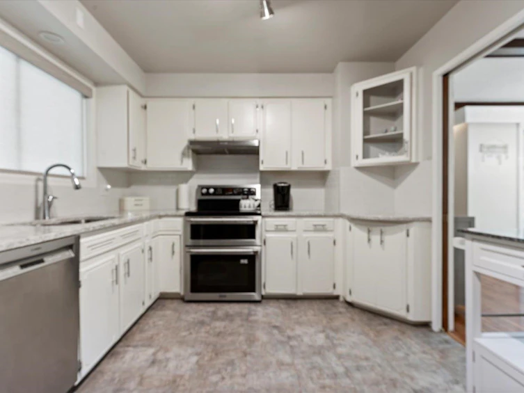 3164 Old Clayburn Road, Abbotsford, BC, V2S 4H3 - 8