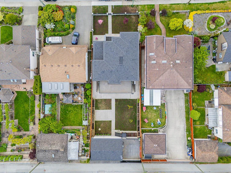 8684 Armstrong Avenue, Burnaby, BC, V3N 2H6 - 35