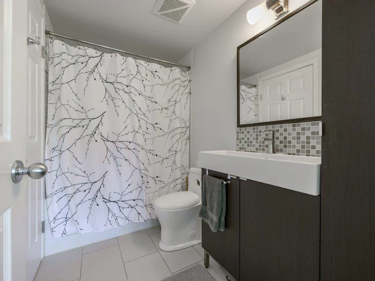 203-2405 Kamloops Street, Vancouver, BC, V5M 4V6 - 16