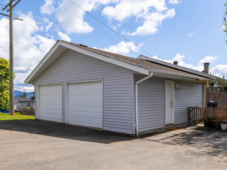 8135 Cedar Street, Mission, BC, V2V 3N2 - 19