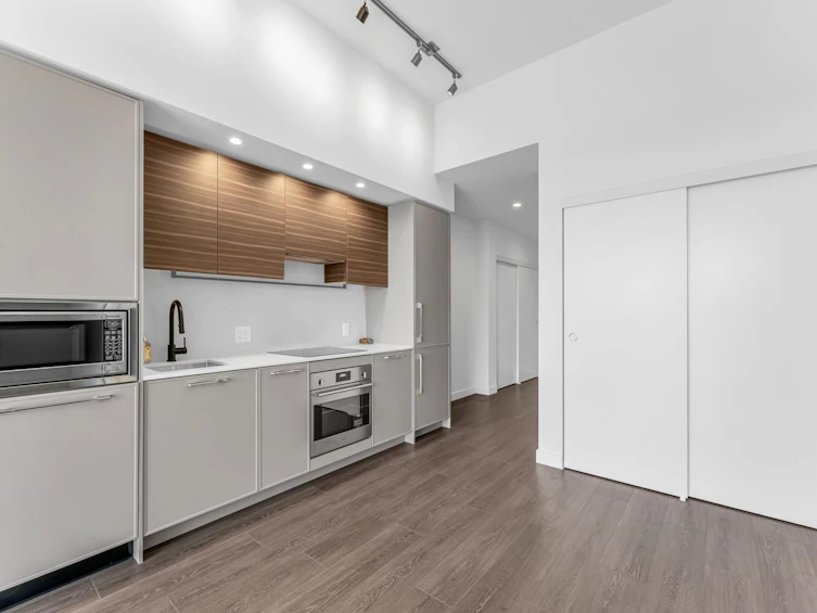 3201-13725 George Junction, Surrey, BC, V3T 0V7 - 5