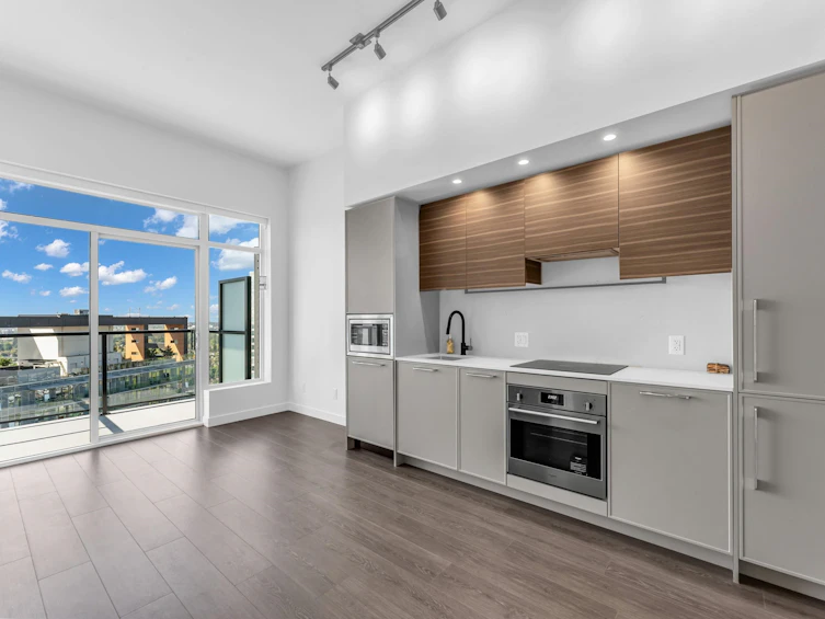 3201-13725 George Junction, Surrey, BC, V3T 0V7