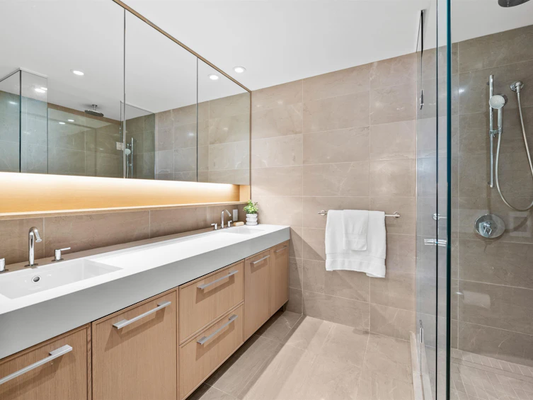 321-3220 Connaught Crescent, North Vancouver, BC, V7R 0A5 - 13