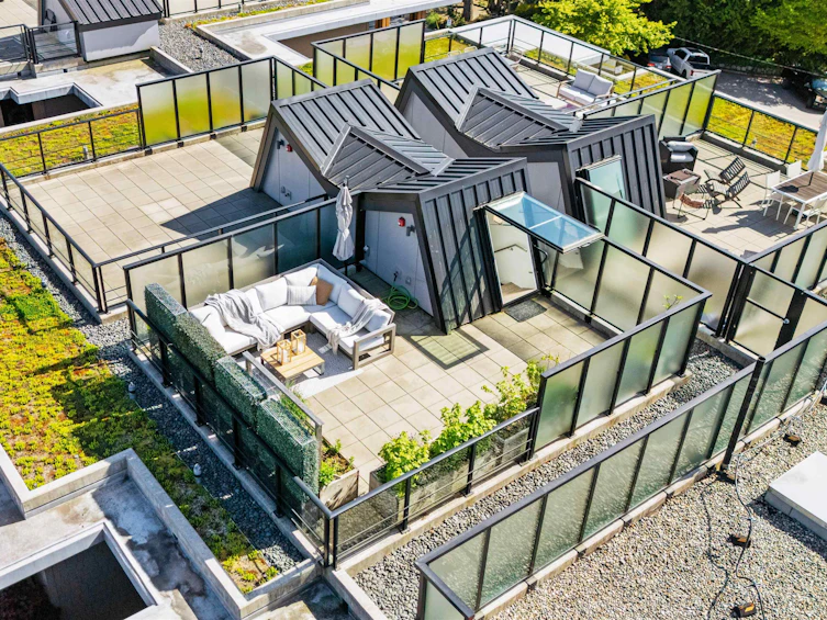 321-3220 Connaught Crescent, North Vancouver, BC, V7R 0A5 - 33