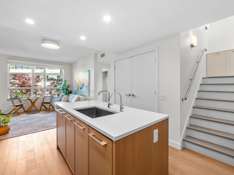 321-3220 Connaught Crescent, North Vancouver, BC, V7R 0A5 - 8