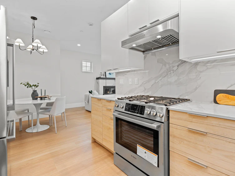 1-4423 W 16th Avenue, Vancouver, BC, V6R 3E7 - 12
