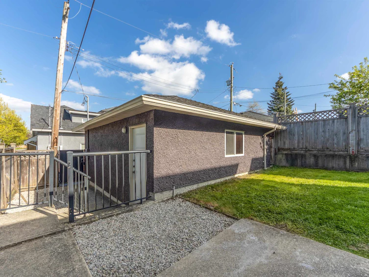 1102 Kaslo Street, Vancouver, BC, V5K 3Z6 - 31