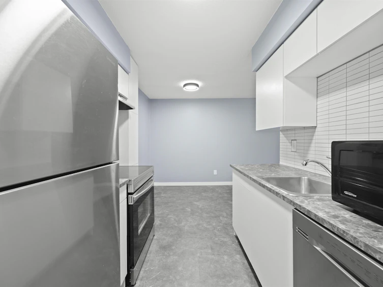 110-15238 100 Avenue, Surrey, BC, V3R 7T9 - 10