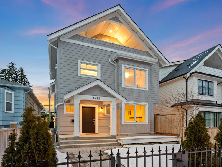 2-4423 W 16th Avenue, Vancouver, BC, V6R 3E7 - 2