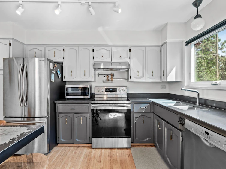 777 Prior Street, Vancouver, BC, V6A 2G8 - 10