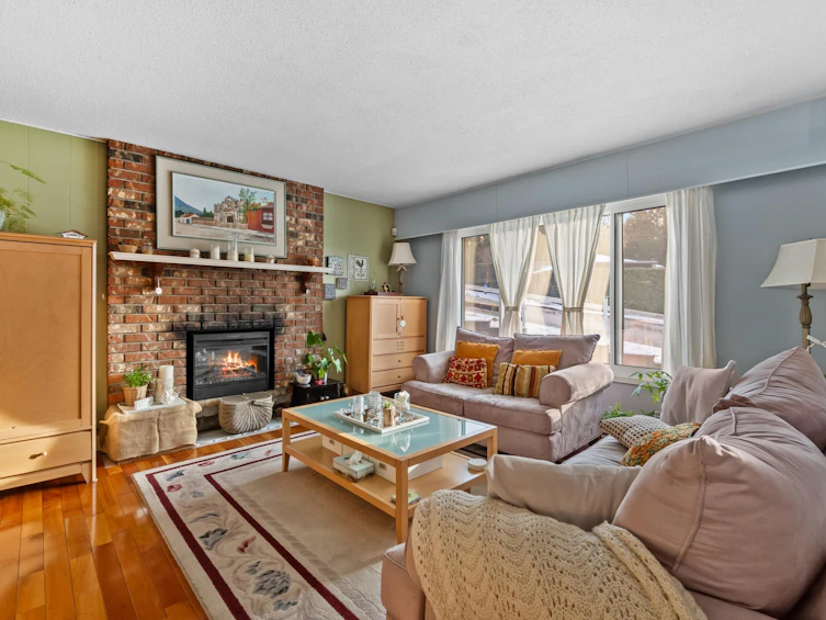 9605 Queens Place, Surrey, BC, V3V 2S2 - 2