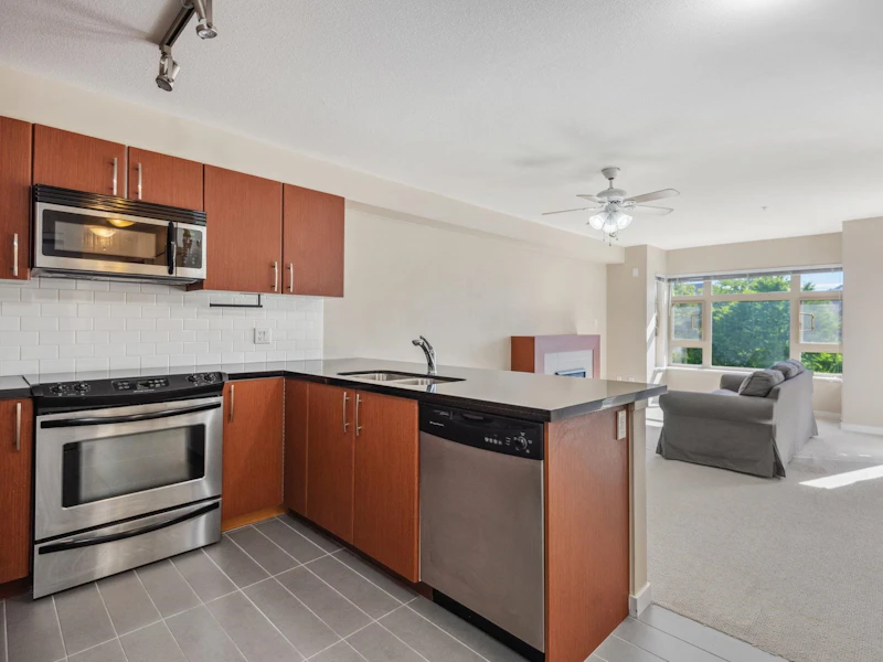 301 - 7339 Macpherson Avenue, Burnaby BC V5J 0B1