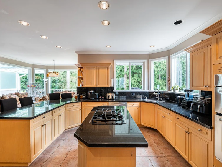 21 Wilkes Creek Drive, Port Moody, BC, V3H 5A1 - 12