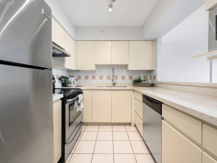 1005-8248 Lansdowne Road, Richmond, BC, V6X 3Y9 - 5